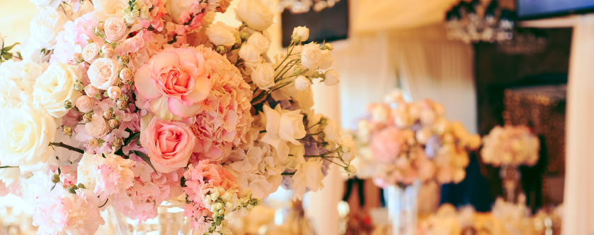 flower-centerpiece-bouquets-with-pink-white-eustomas 1